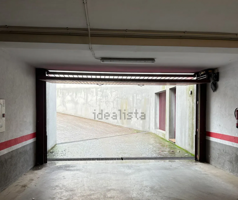 Garaje en miguel de cervantes