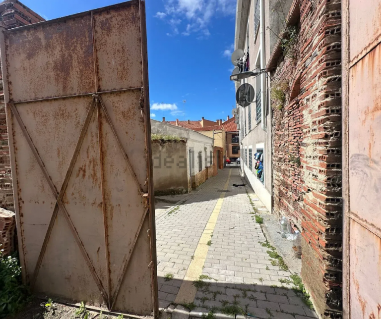 Terreno en Calle Bajada de la Fuente (5)