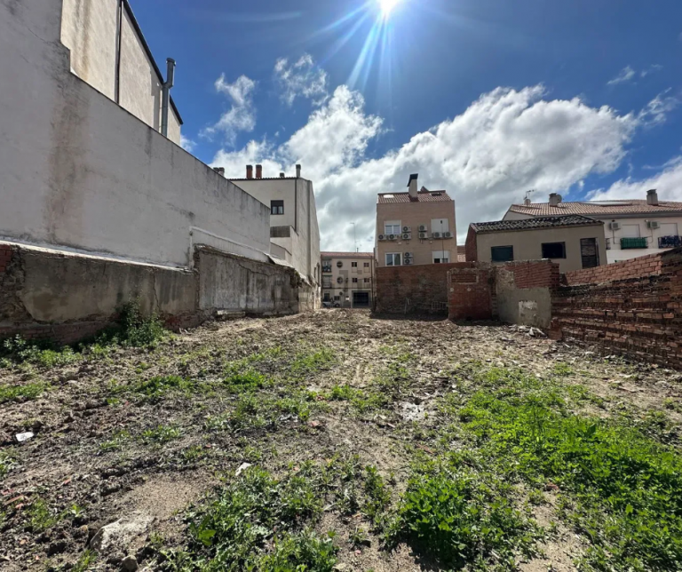 Terreno en Calle Bajada de la Fuente